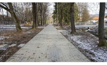 V Bôrickom parku vysadia takmer 200 nových stromov a 1900 kríkov, pribudne aj nový trávnik