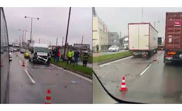 Ľavobrežná ulica v Žiline je neprejazdná, došlo k dvom nehodám