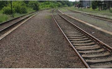 ŽSR vykonávajú údržbu regionálnej trate zo Žiliny do Rajca, počas týždňa sú výluky