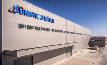 Zamestnanci v Sungwoo Hitech mali podozrenie na infekčnú chorobu, tá sa ale nepotvrdila