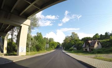 Časť vozovky na Rosinskej ceste opravili, v pláne je aj oprava hlavnej cesty na Rosinkách
