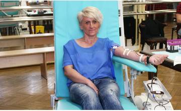 V rámci Divadelnej kvapky krvi darovali Žilinčania spolu takmer 12 litrov krvi