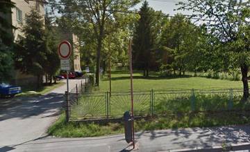 V Celulózke plánuje investor postaviť nový bytový dom, obyvatelia sa obávajú výrubu zelene