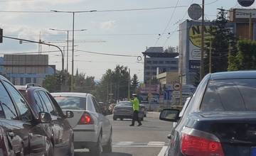 Medzi Žilinou a Martinom došlo k dvom nehodám, križovatku na Košickej riadia policajti