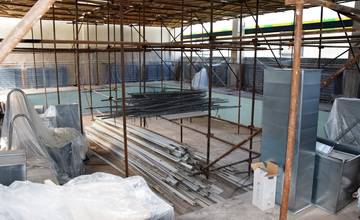 Na Základnej škole Martinská sa počas prázdnin realizuje rekonštrukcia bazénovej haly