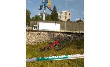 AKTUÁLNE: Na Rajeckej ceste zrazil vlak na priecestí 23-ročné dievča