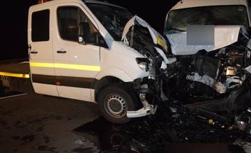 Pri Krásne nad Kysucou sa zrazili dvaja vodiči z Poľska, škoda je vyčíslená na 30 000 eur