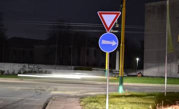 Z ulice Dolné Rudiny sa už nedá odbočiť na Rondel, nová značka prikazuje odbočenie vpravo