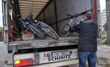 V Žiline sa uskutočnila prvá nakládka darovaných bicyklov pre Afriku, vyzbieralo sa ich viac ako 80