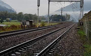 Medzi Žilinou a Varínom budú opravovať železničné priecestie, práce si vyžiadajú výluky