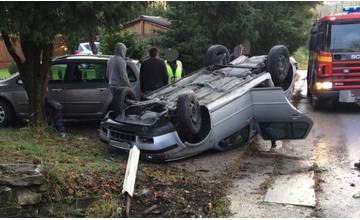 Pri dopravnej nehode vo Svederníku-Marčeku prevrátil vodič z Českej republiky vozidlo na strechu