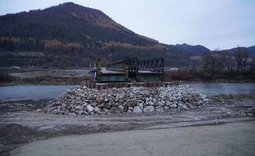 FOTO: Most do mestskej časti Vranie znovu otvoria až 4. decembra 2017, práce meškajú
