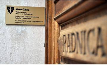 Mestskí poslanci v Žiline mimoriadne zasadnú aj budúci pondelok, riešiť budú rozpočty
