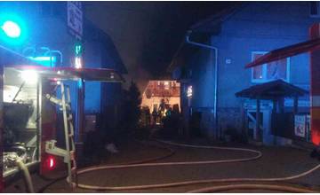 V Zuberci horela nadránom hospodárska budova, škoda je viac ako 50-tisíc eur