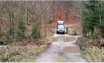 V Turskej doline si umývali automobil v potoku, na upozornenie reagovali tým, že nepoužívajú šampón