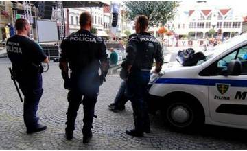 Mestskí policajti v Žiline dostanú nové zbrane, na nákup výzbroje vyčlení mesto 38 500 eur