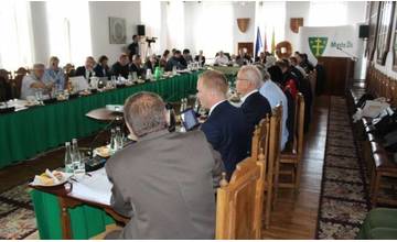 Poslanecké platy v Žiline - novela znižuje maximálnu ročnú odmenu na mesačný plat primátora