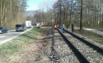 Cyklista neprežil zrážku s vlakom v Rajeckých Tepliciach, 16 osôb z vlaku odviezol evakuačný autobus