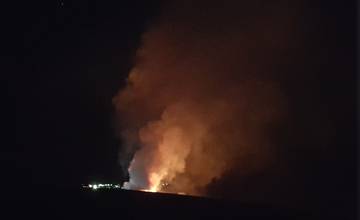AKTUÁLNE: Hasiči likvidujú pri obci Rosina veľký požiar, horí v okolí letiska