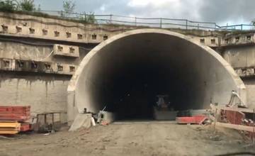 VIDEO: Prejazd rozostavaným diaľničným tunelom Ovčiarsko