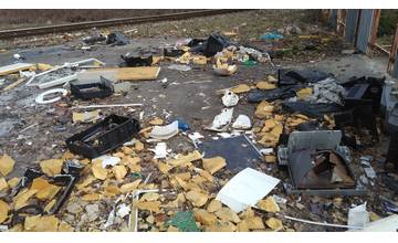 Žilinčania môžu ročne zdarma odovzdať 500 kg odpadu, mnohí ho dávajú neprispôsobivým občanom