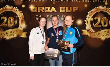 Žilinské plavkyne Laura Benková a Emma Marušáková cez víkend zaplávali B limity na olympiádu mládeže