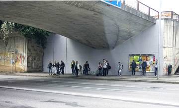 Projekt revitalizácie Bernoláčky už odštartoval, plagáty boli odstránené a stena natretá