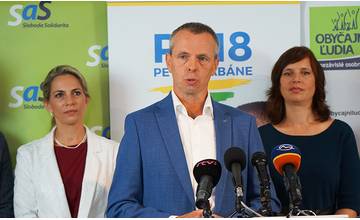 Sedem demokratických opozičných strán dnes podporilo kandidatúru Petra Fiabáne na primátora