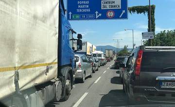 AKTUÁLNE: Kolaps dopravy v Žiline, všetky hlavné ťahy sú upchaté, Košickú riadia policajti