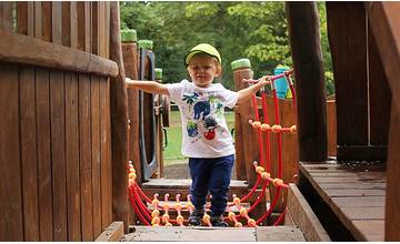 Do lesoparku v Žiline sa po rokoch vrátila lanovka, pribudli aj trampolíny a nové detské ihrisko