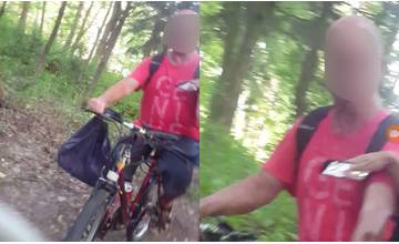 VIDEO: Muž v Lesoparku systematicky rozhadzoval narezané PET fľaše a iný plastový odpad