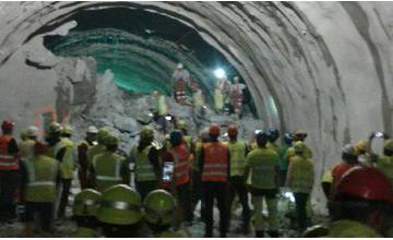 AKTUÁLNE: V tuneli Višňové bola podľa neoficiálnych informácií prerazená prvá rúra