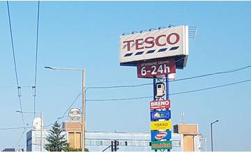 Tesco skracuje od októbra otváracie hodiny, zmena sa dotkne aj predajní v Žiline