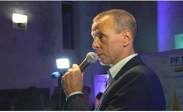 Oficiálne výsledky volieb: Dôveru Petrovi Fiabáne vyjadrila takmer polovica voličov