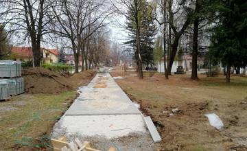 FOTO: Revitalizácia verejného priestoru na ulici Juraja Závodského v Závodí pokračuje