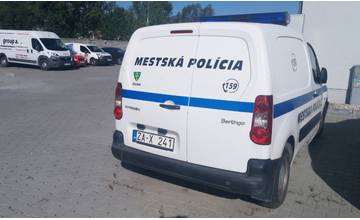 Mesto Žilina odpredáva nepojazdný služobný automobil mestskej polície značky Citroen z roku 2008