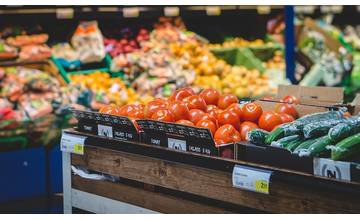 PREHĽAD: Otváracie hodiny obchodných centier a predajní počas vianočných sviatkov 2018
