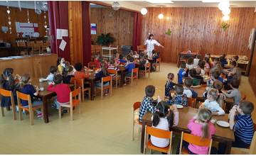 Predškoláci v Žiline dostávajú dotáciu na obedy, rodičia hradia doplatok na réžiu