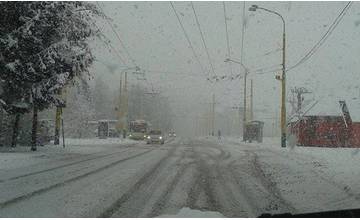 Pre okres Žilina bola vydaná výstraha 2. stupňa, spadnúť môže až 80 centimetrov nového snehu