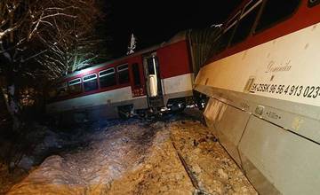 Zrážku vlaku s kamiónom v Podvysokej vyšetrujú ako všeobecné ohrozenie, vznikla škoda 235-tisíc eur
