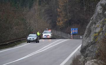 Vodičov dnes čaká obmedzenie, Slovenská správa ciest ide na ceste pod Strečnom opravovať výtlk
