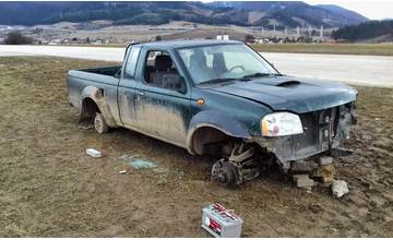 Na letisku pri Višňovom bolo dočasne odstavené pokazené auto, neznámi páchatelia ho rozkradli