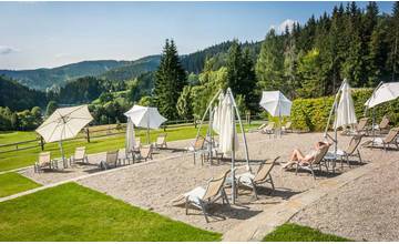 Jarný odpočinok? Užite si ho naplno vo wellness hoteli Horal vďaka masáži a jóge s indickým lektorom