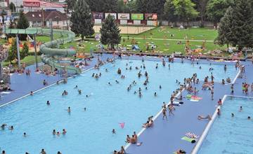 Mestská krytá plaváreň postupne otvorí od budúceho víkendu vonkajšie bazény