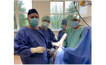 Novinky úrazovej chirurgie v Žiline: Prvá náhrada lakťového kĺbu a modernizácia operačných sál
