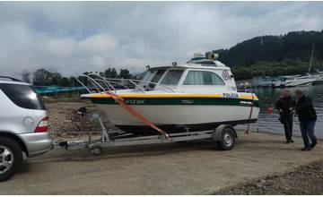 Polícia v Žilinskom kraji má nové služobné plavidlo, slúžiť bude na vodnom diele Liptovská Mara