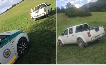AKTUÁLNE: Ukradnutý Nissan Navara sa podarilo nájsť, je zaparkovaný pod Lietavským hradom