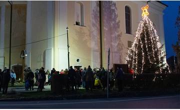 Obec Višňové rozsvieti vianočné stromčeky už v sobotu 30. novembra slávnostným programom