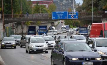 AKTUÁLNE: Na cestách v Žiline sa tvoria kolóny, príčinou je práca na moste pod hradom Strečno