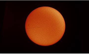VIDEO: Hvezdári zachytili prechod planéty Merkúr popred disk Slnka